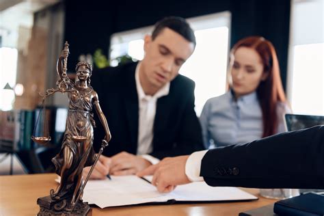 Kancelaria adwokacka Łódź - dlaczego warto skorzystać z pomocy adwokata? 2023