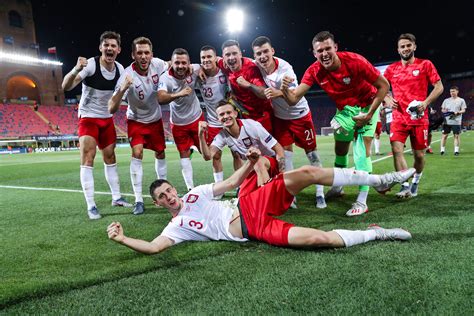 Drużyna Polski zwycięża w meczu z kadrą narodową Arabii Saudyjskiej wynikiem 2 do 0 - fantastyczny mecz Wojciecha Szczęsnego!